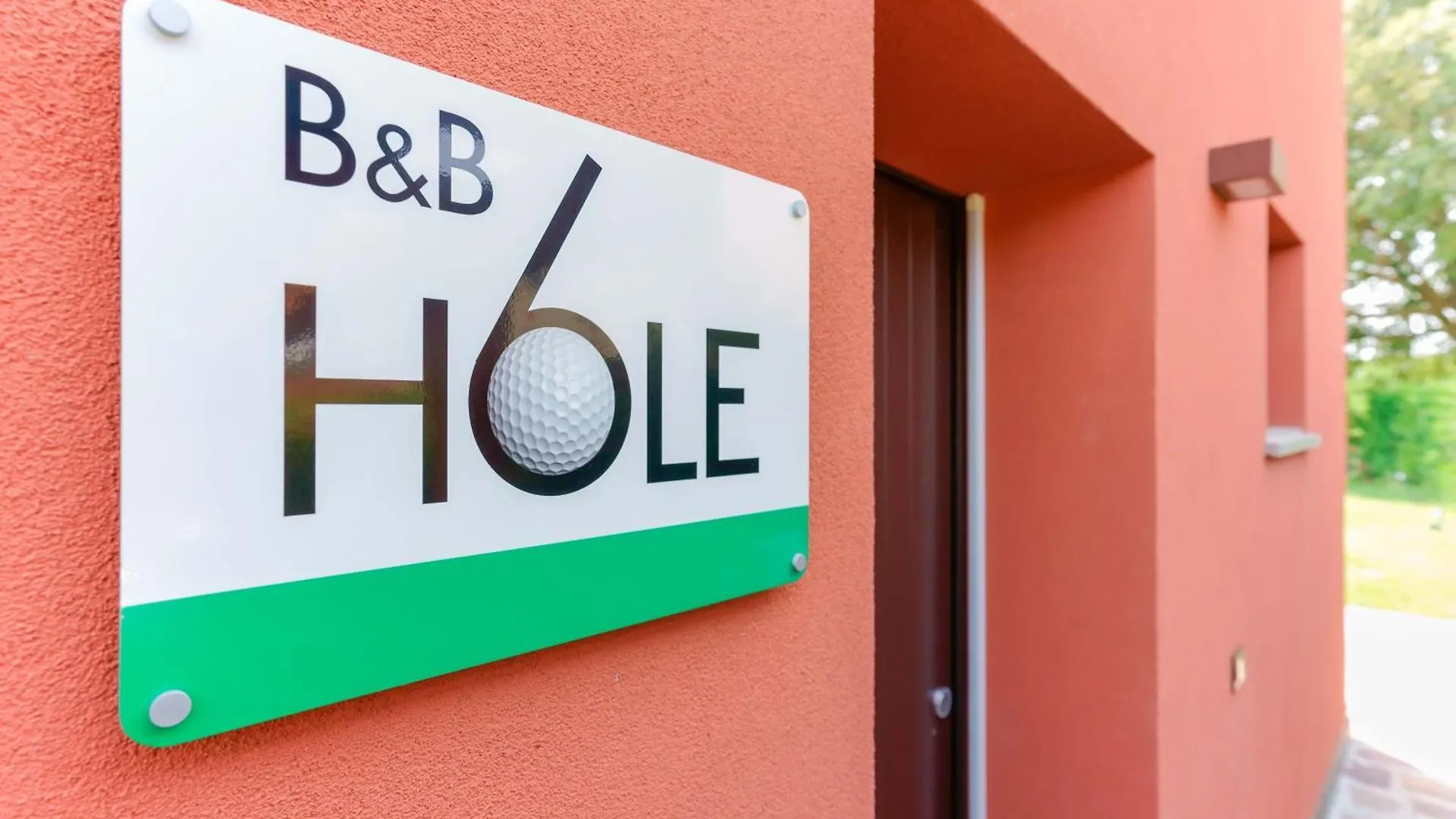 B&B Hole6 Castenaso 0*,