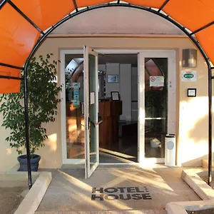 3* Hotel House